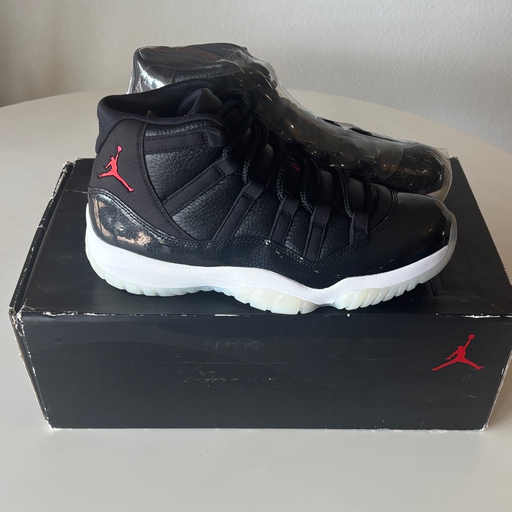 NWOT Air Jordan 11 Retro